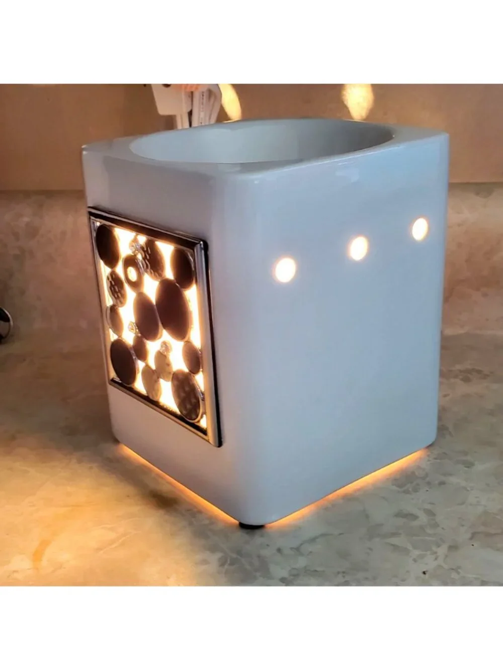 Scentsy Custom Sleek White Full Size Warmer with Dazzle Bling Gallery Frame